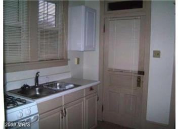 737 Maryland Ave - Photo 4 of 14