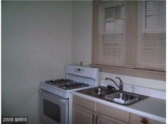 737 Maryland Ave - Photo 5 of 14