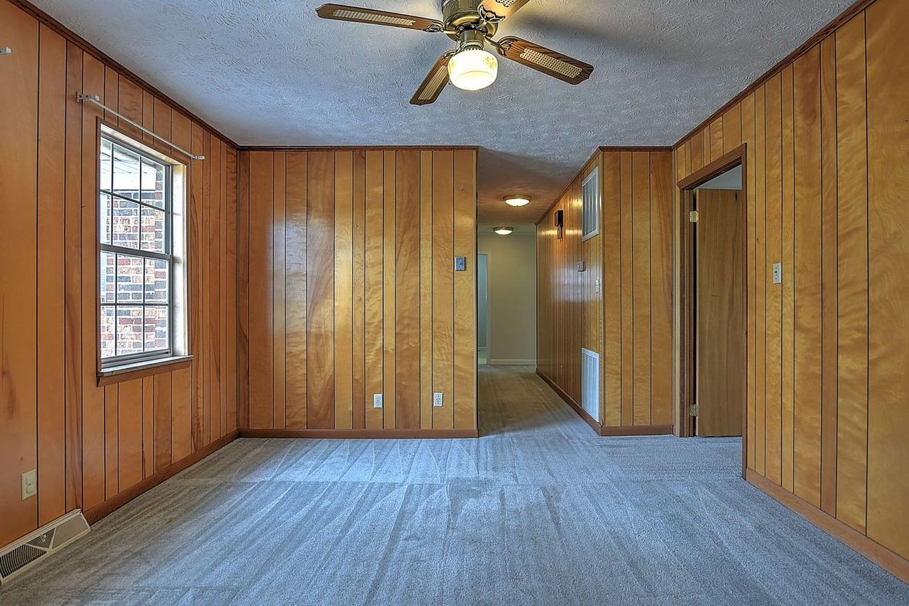 4660 Kingsport Hwy - Photo 4 of 25