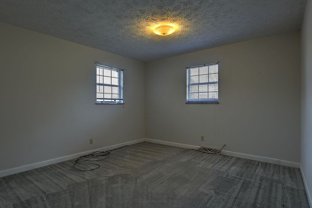 4660 Kingsport Hwy - Photo 6 of 25