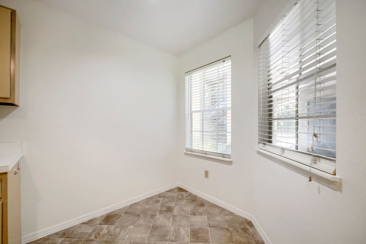 7270 Westpointe Blvd - Photo 7 of 30