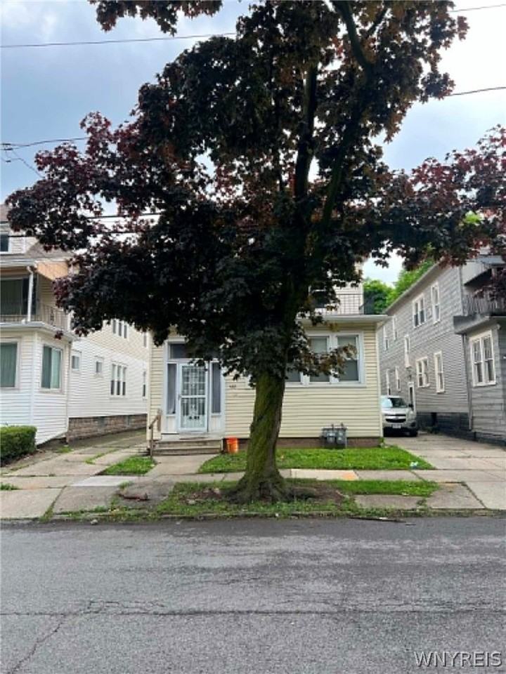 422 Moselle St - Photo 2 of 10