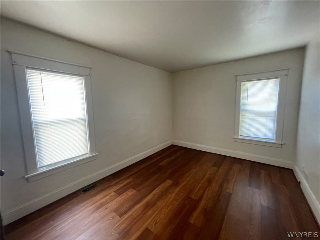422 Moselle St - Photo 6 of 10