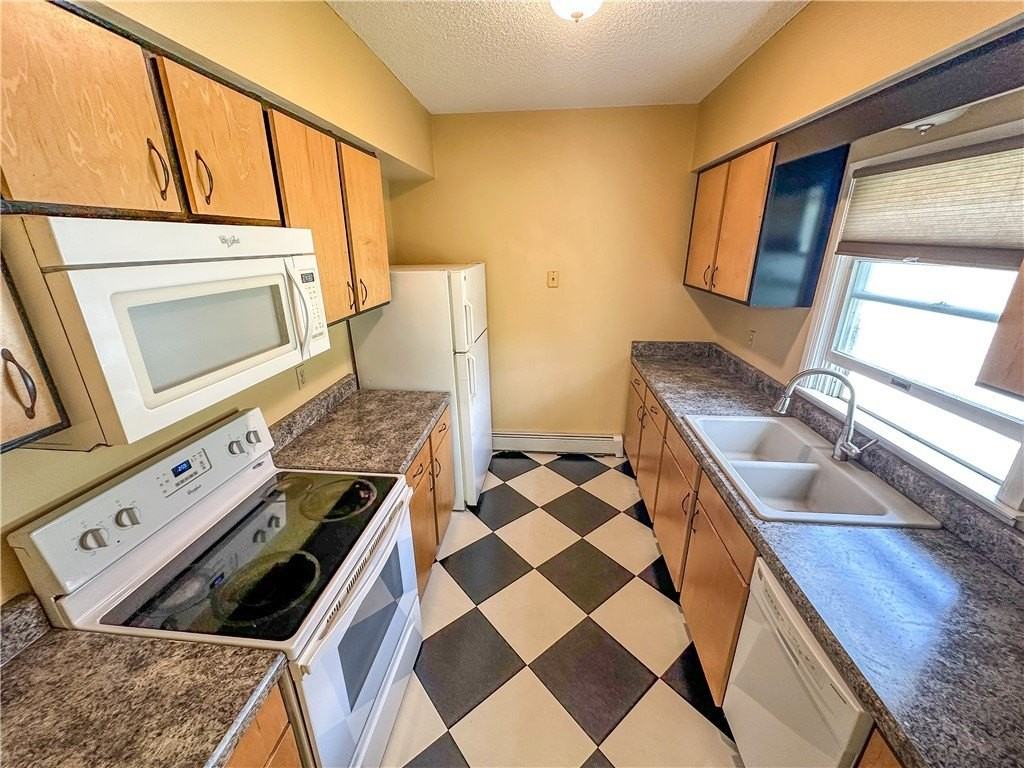 113 Comfort St #6 - Photo 5 of 16