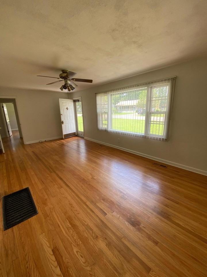 714 S Lovell Ave - Photo 7 of 18