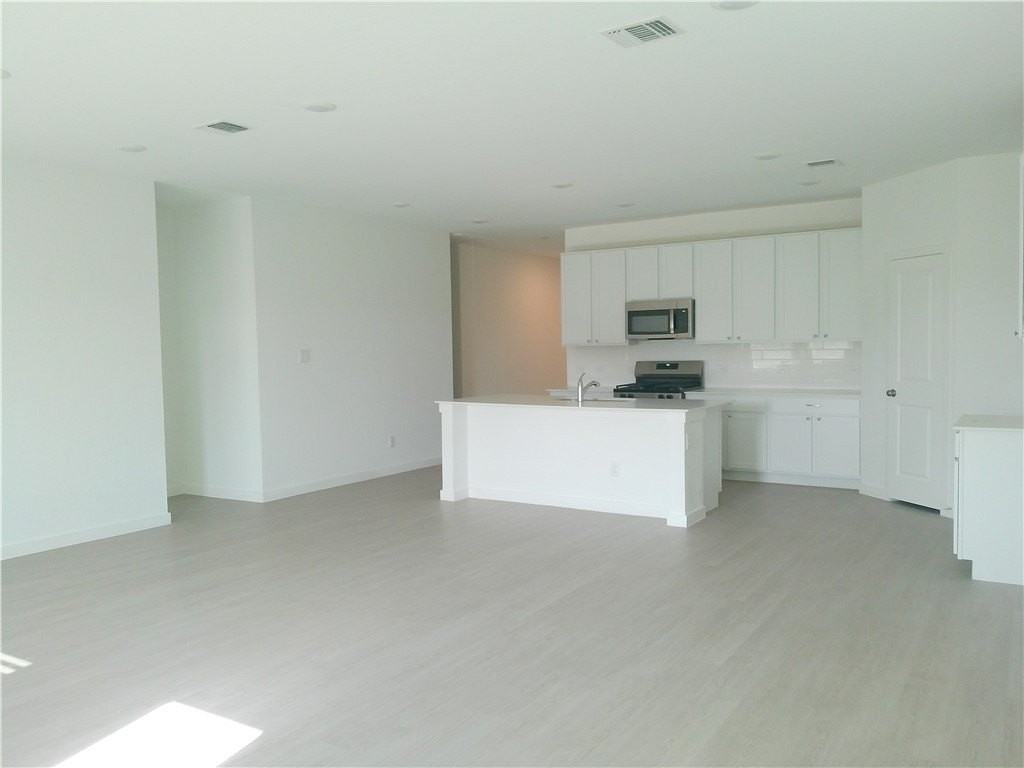 2846 Westeros St - Photo 2 of 24