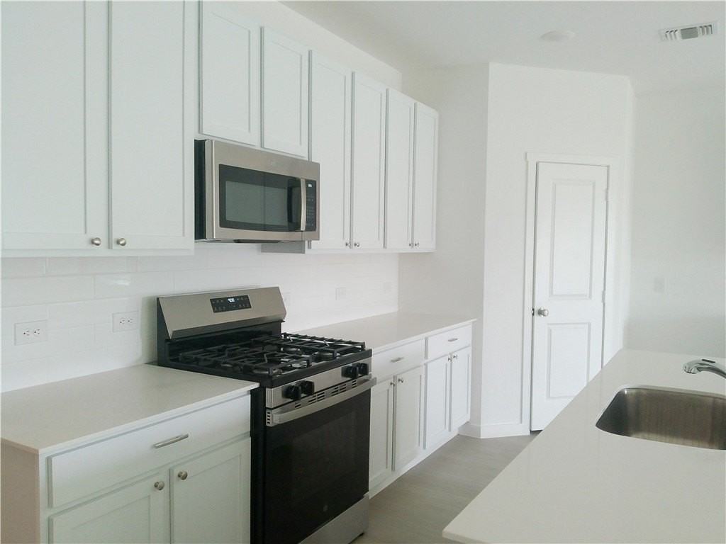 2846 Westeros St - Photo 3 of 24