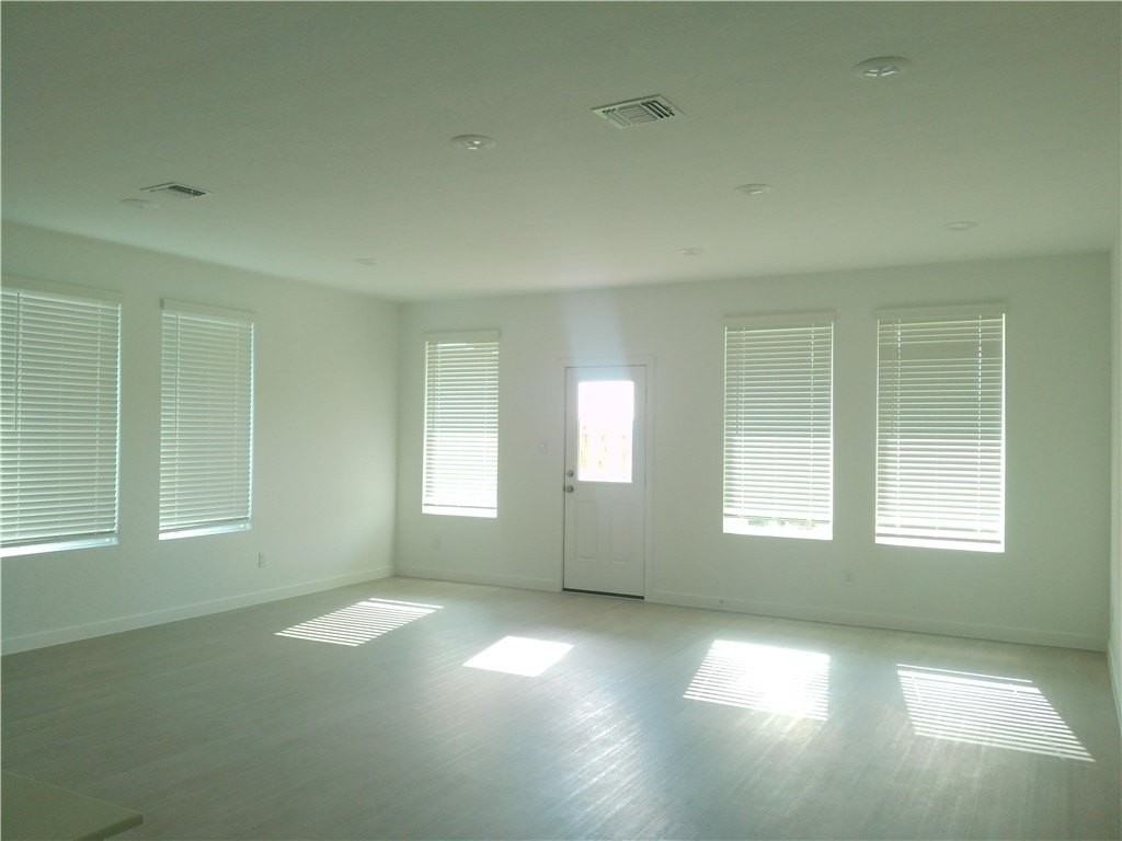 2846 Westeros St - Photo 5 of 24