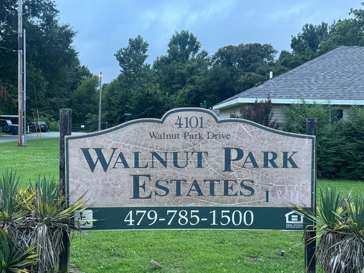 4215 Walnut Park Dr - Photo 2 of 17