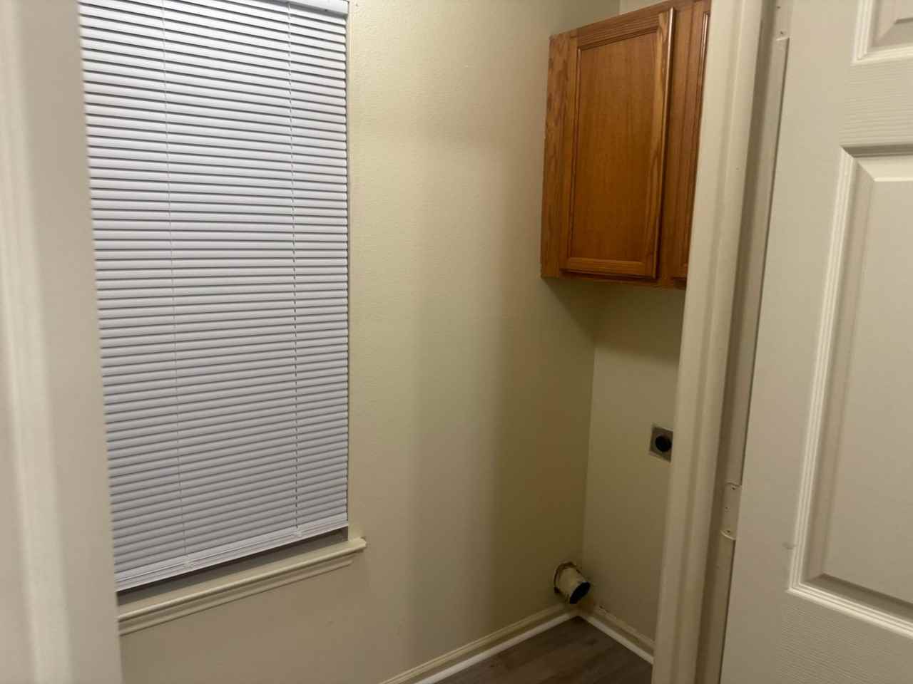 4215 Walnut Park Dr - Photo 5 of 17