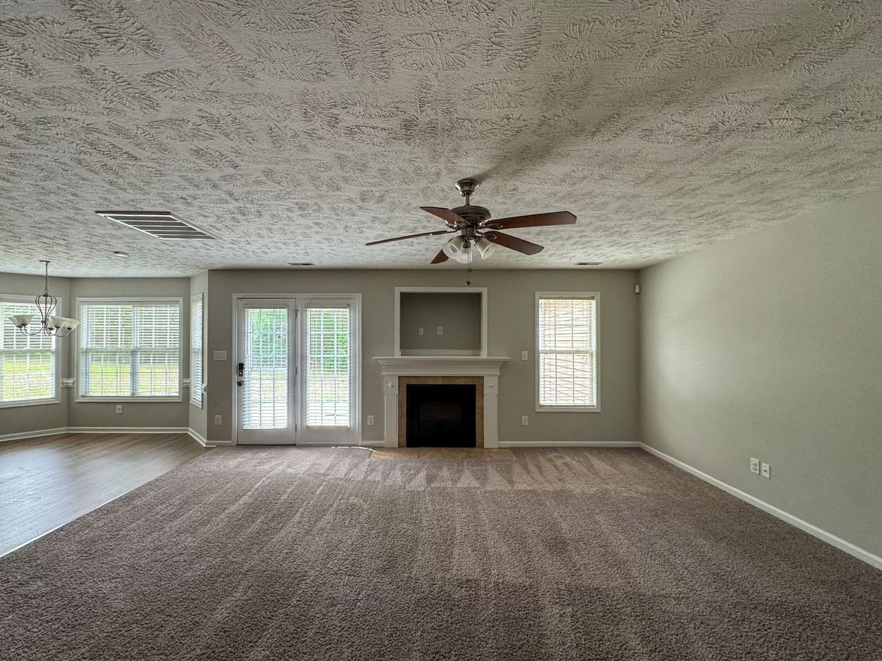 381 Chamberlin Blvd - Photo 2 of 27