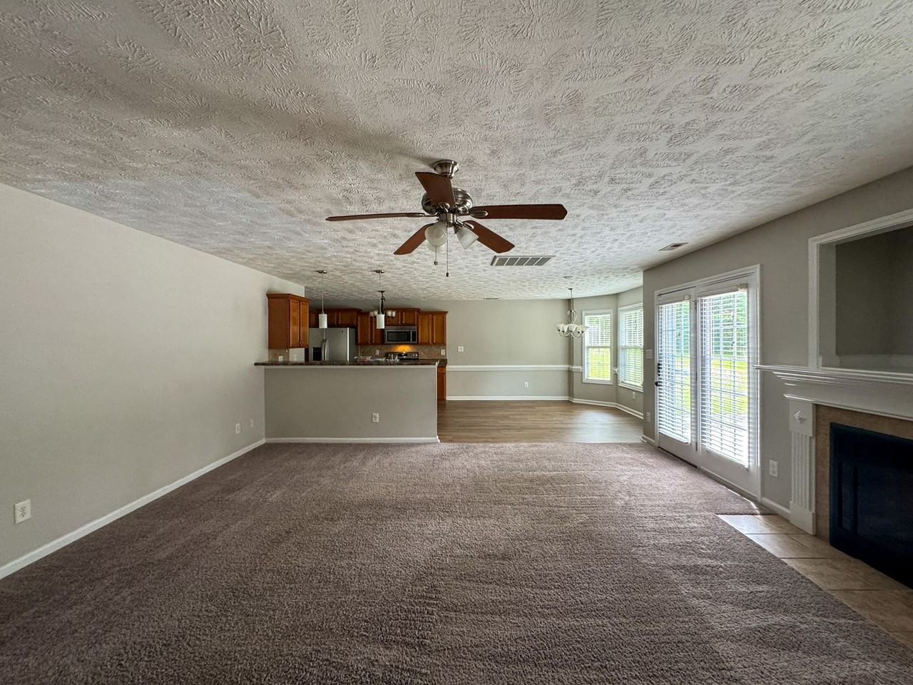 381 Chamberlin Blvd - Photo 4 of 27