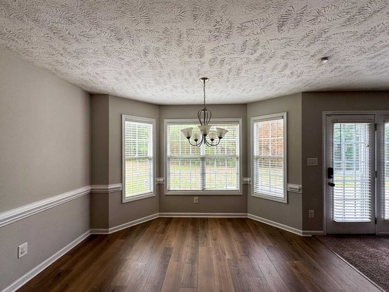 381 Chamberlin Blvd - Photo 6 of 27
