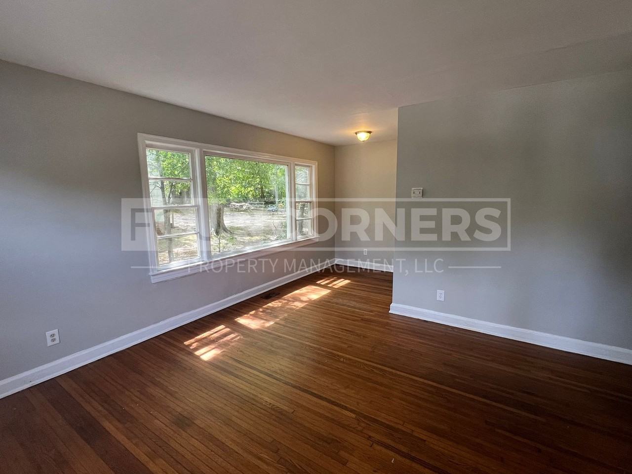 2306 E Lexington Ave - Photo 2 of 6