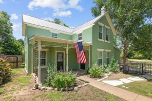 605 W Schubert St - Photo 1 of 1