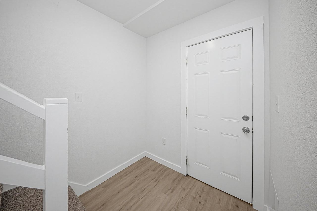 744 W 1st St - Photo 5 of 21