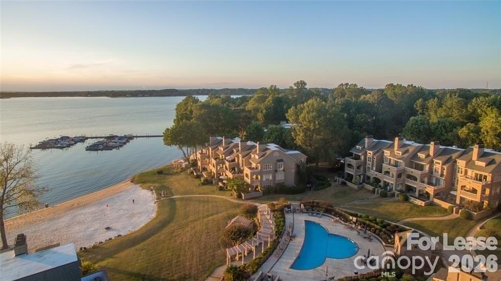646 Portside Dr - Photo 3 of 46
