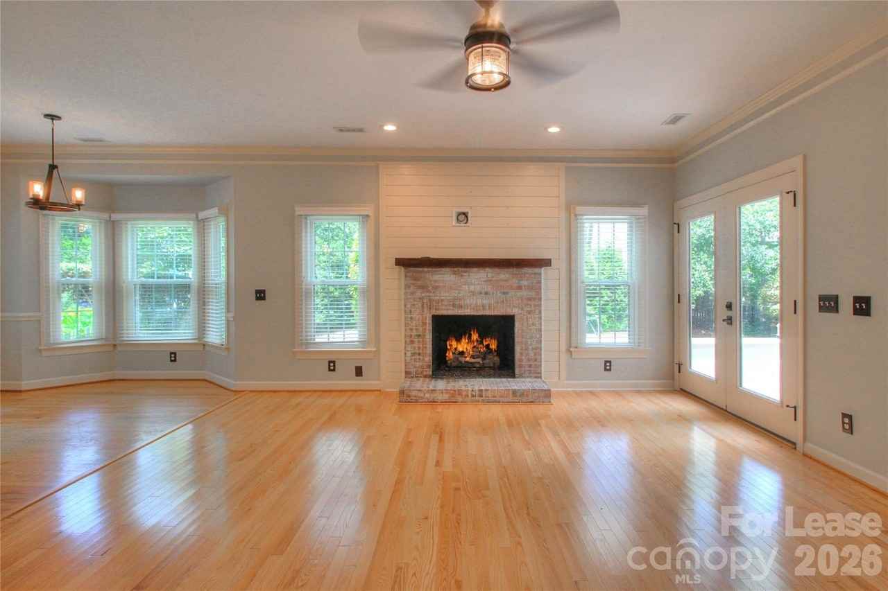 6615 Fairhope Ct - Photo 4 of 27