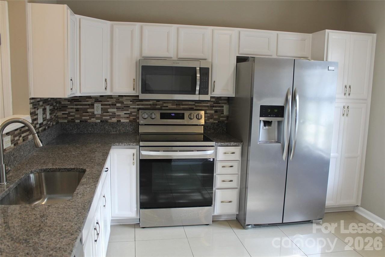 108 Azteca Dr - Photo 3 of 15