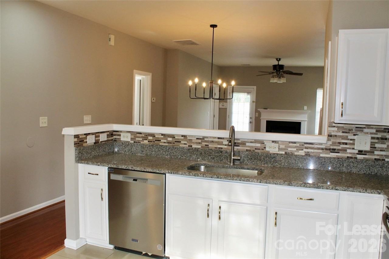 108 Azteca Dr - Photo 5 of 15