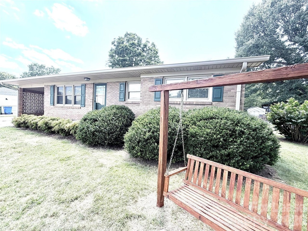 2623 Sherry Ln - Photo 2 of 15