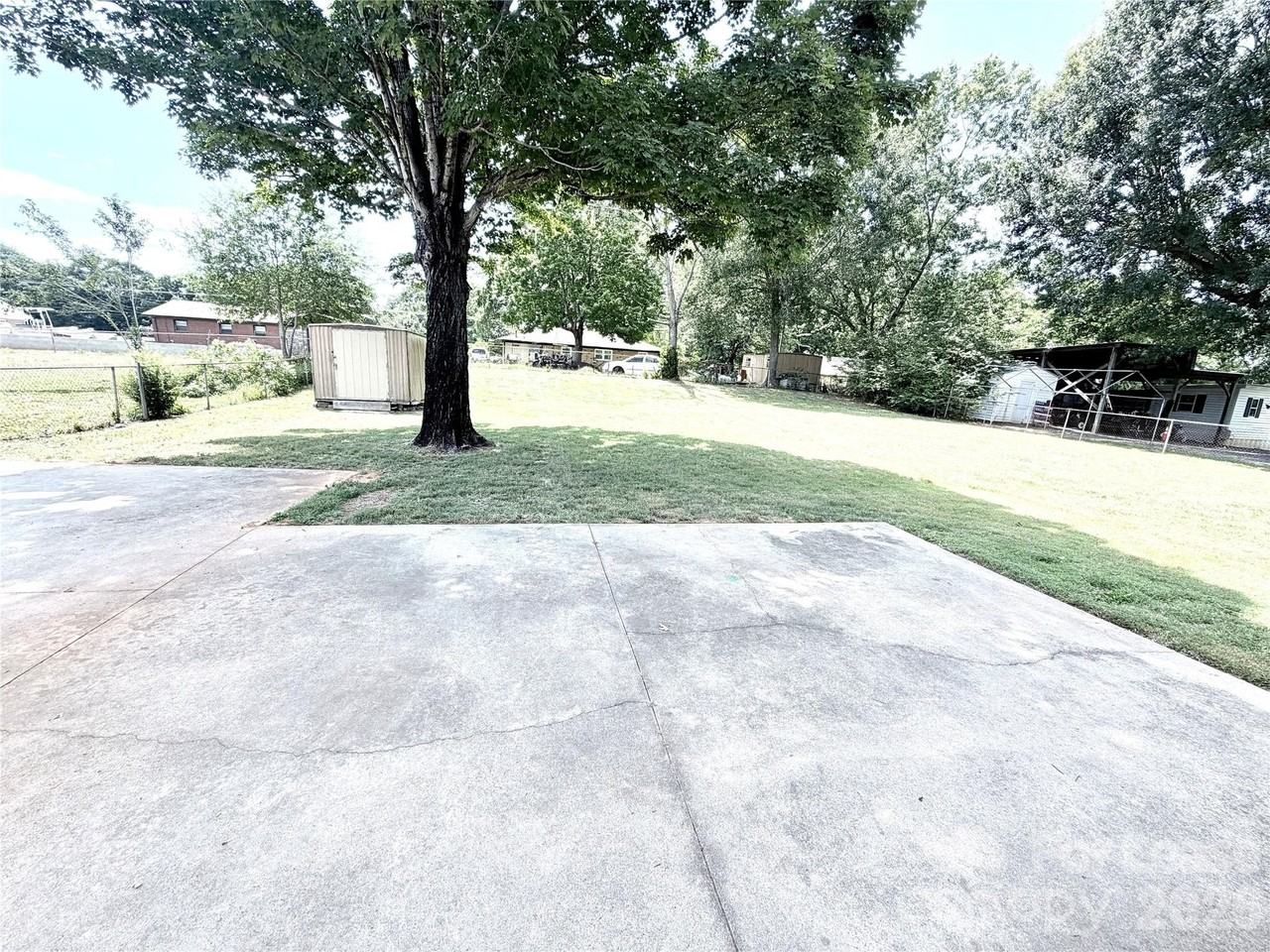 2623 Sherry Ln - Photo 3 of 15