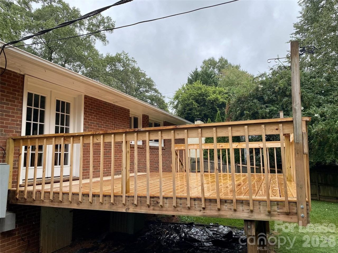 850 Montford Dr - Photo 5 of 16