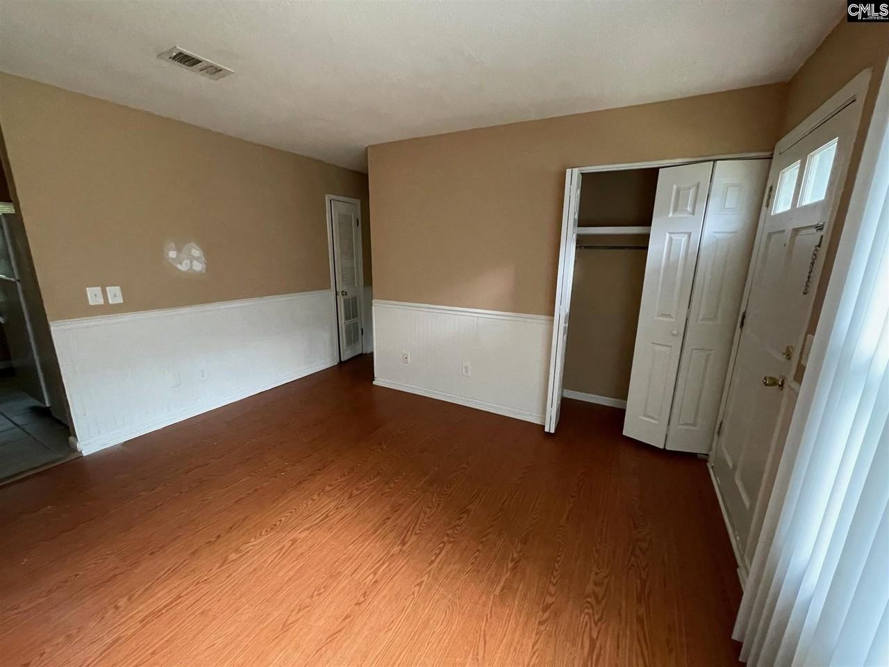 1044 Charlotte St - Photo 2 of 5