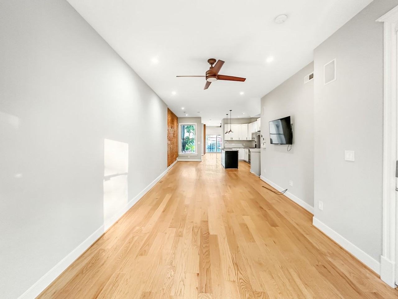 122 Bryant St Nw #1 - Photo 6 of 35