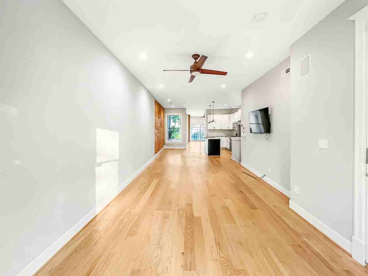 122 Bryant St Nw #1 - Photo 7 of 35