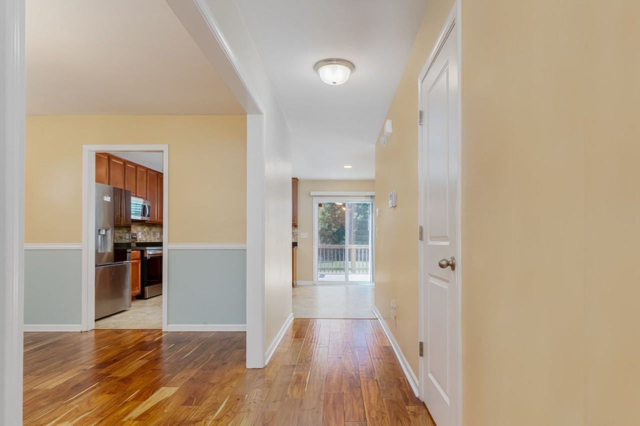 262 Whitton Ln - Photo 6 of 37