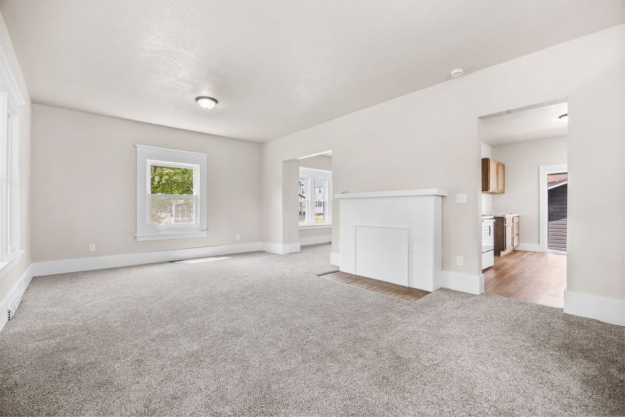511 W Church St - Photo 2 of 22