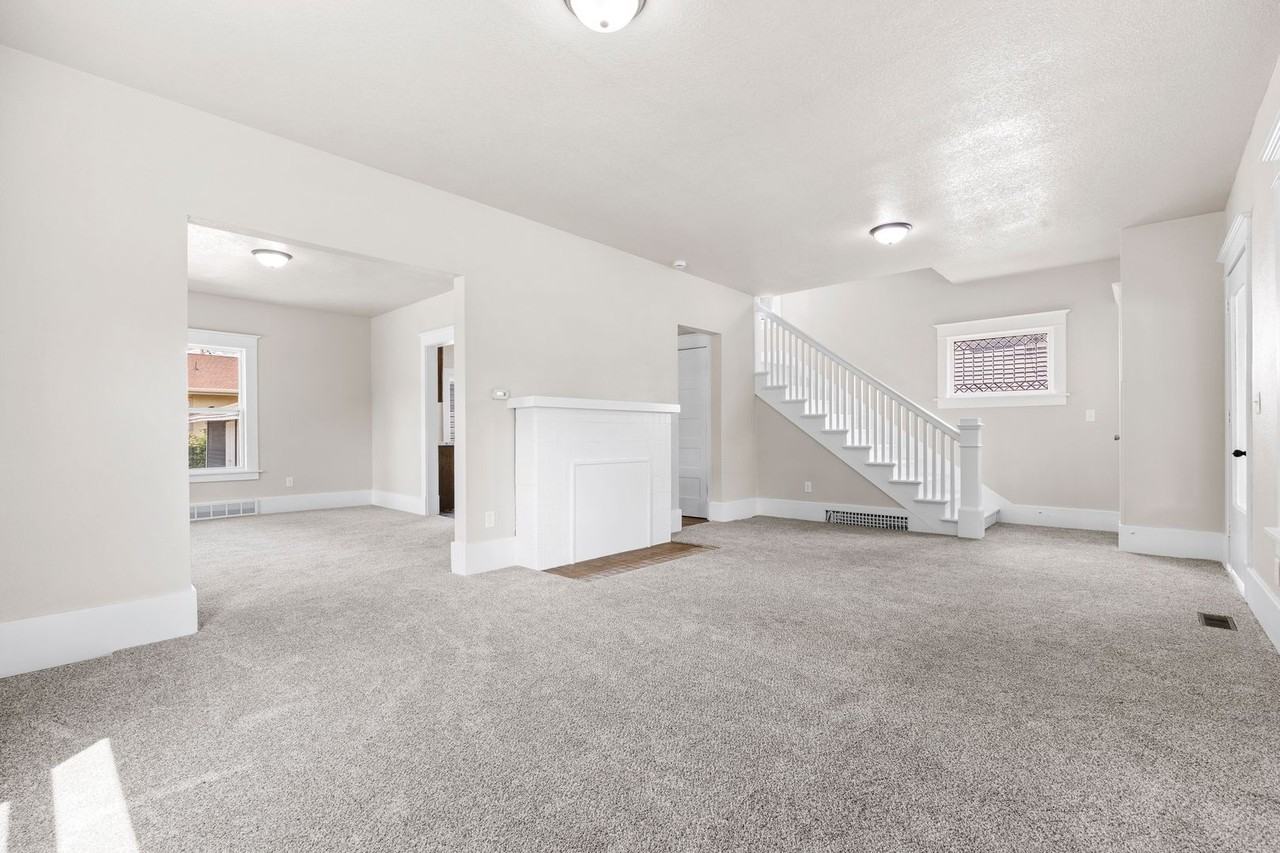 511 W Church St - Photo 3 of 22