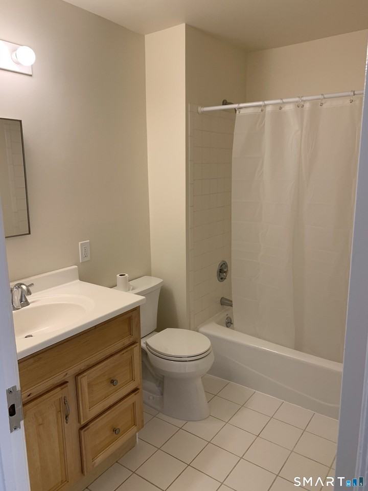 24 Northill St - Photo 7 of 10