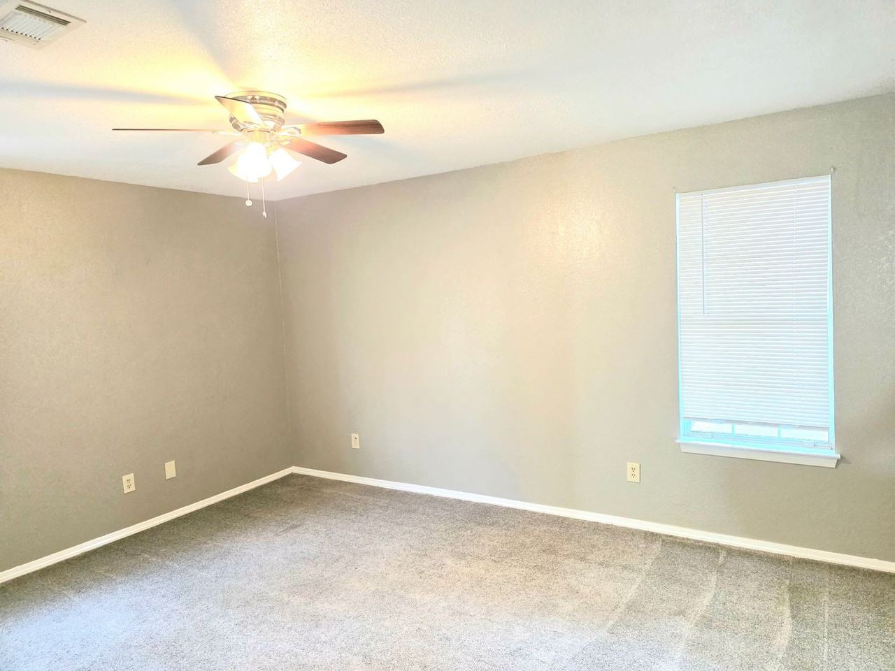 3833 Kimberly Dr - Photo 6 of 10