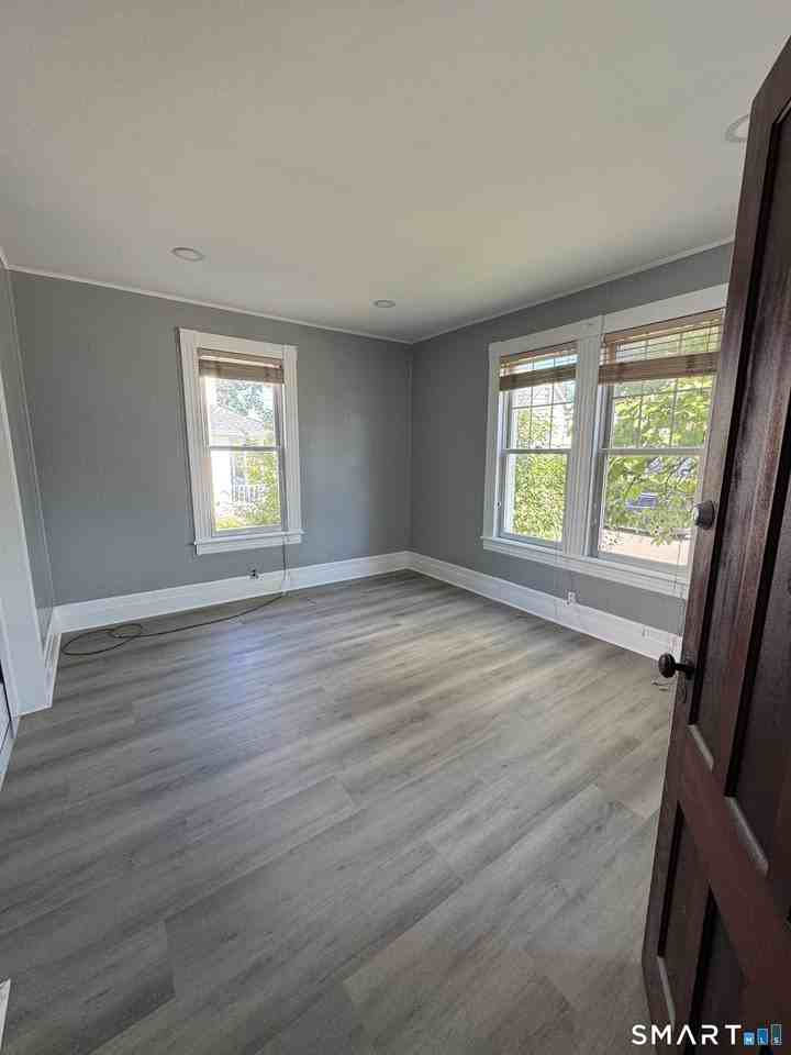 11 Betts Pl - Photo 3 of 18