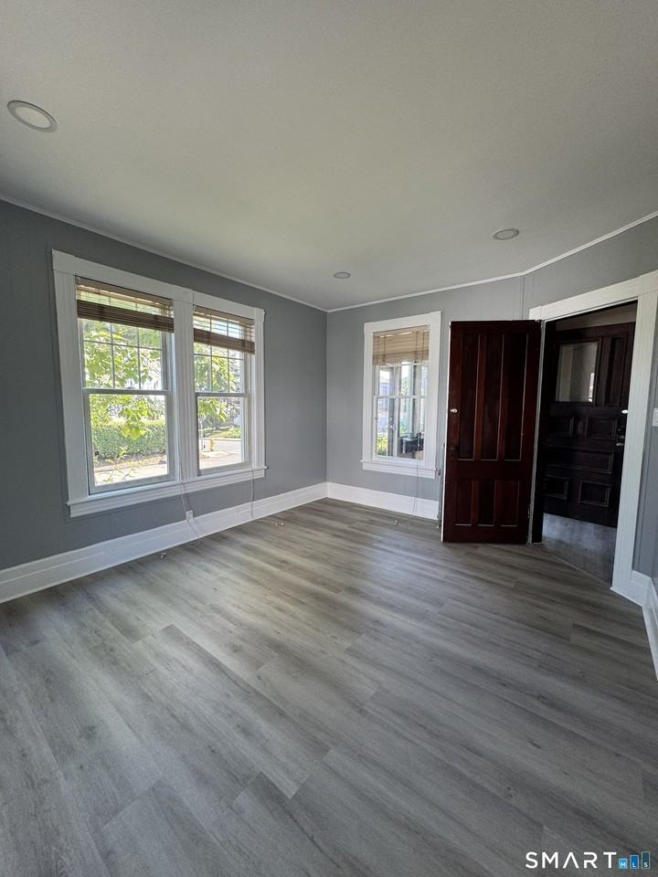 11 Betts Pl - Photo 5 of 18