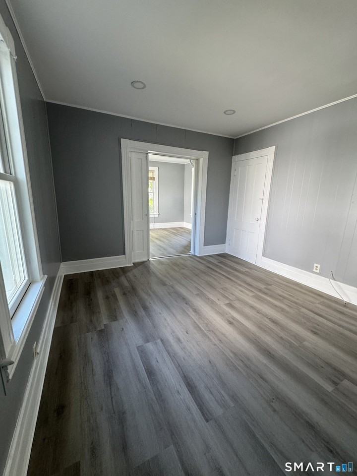 11 Betts Pl - Photo 7 of 18