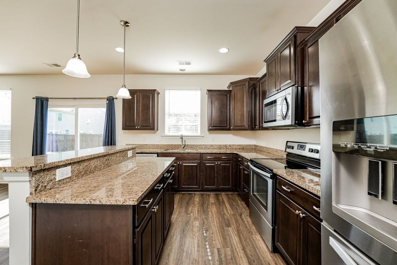 514 Adalina Dr - Photo 7 of 18