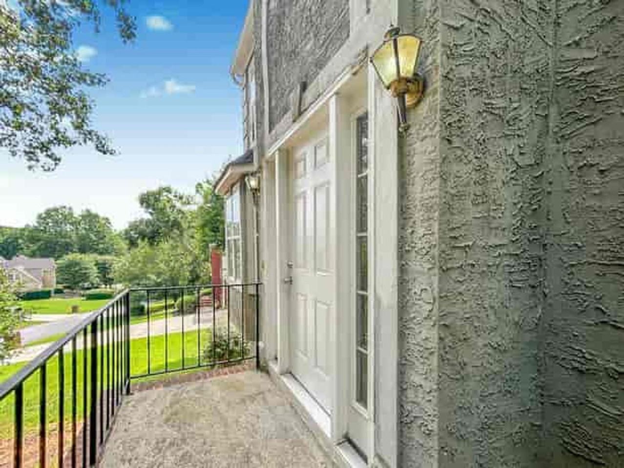 2945 Georgian Manor Dr - Photo 3 of 31