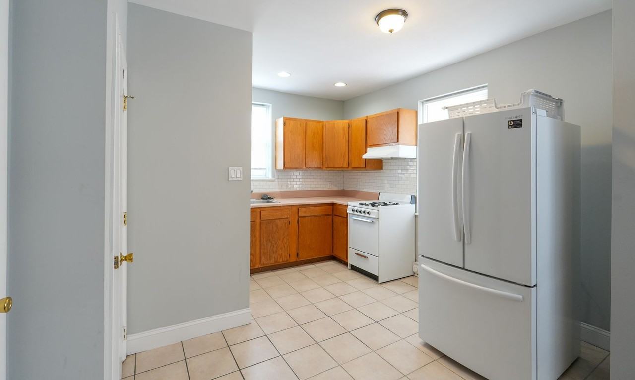 7401 Andrews Ave 1st Fl - Photo 5 of 16