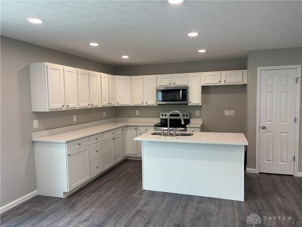 512 Cherry Ln - Photo 4 of 17