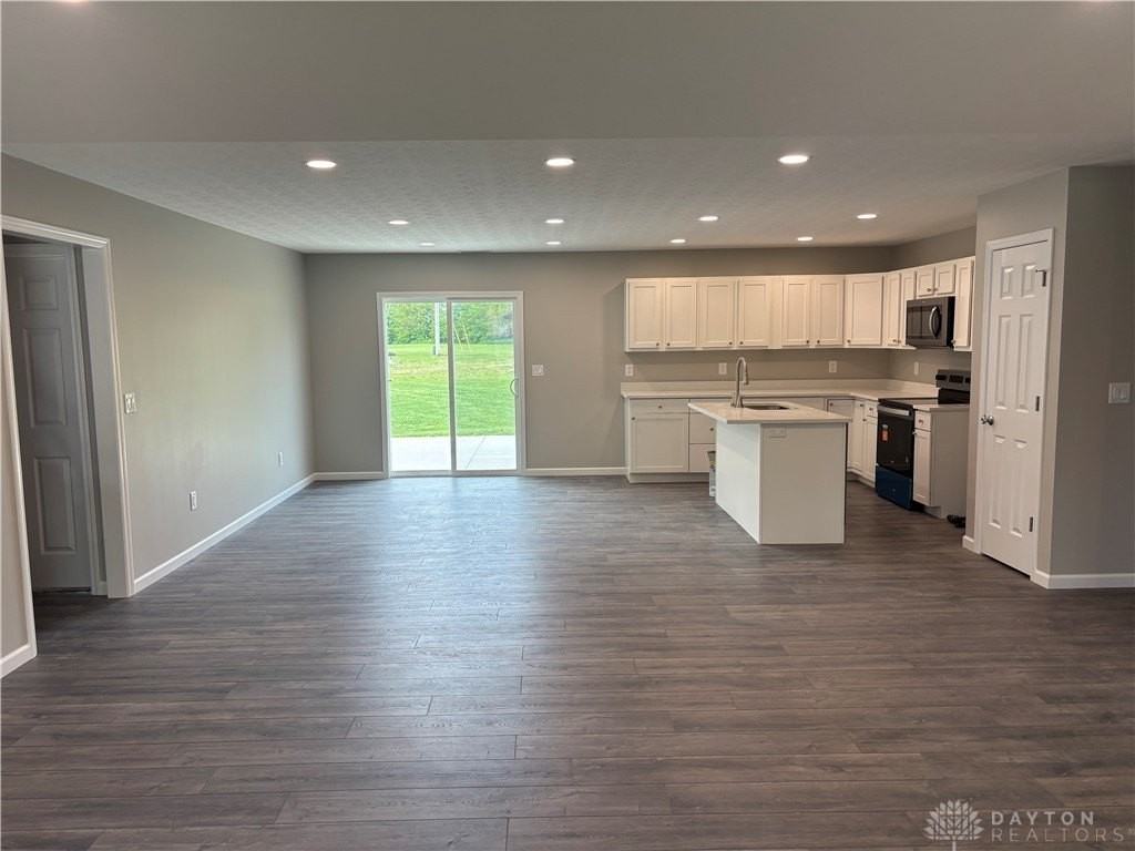 512 Cherry Ln - Photo 6 of 17