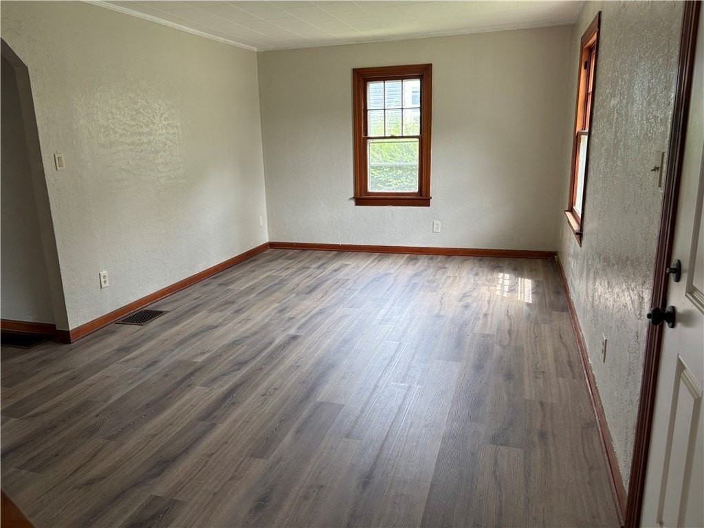 1407 Arlington Dr - Photo 3 of 6