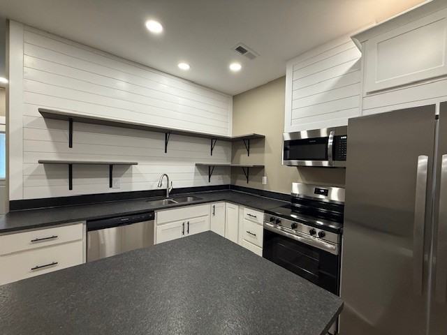 1957 Davis Creek Rd #3 - Photo 5 of 36