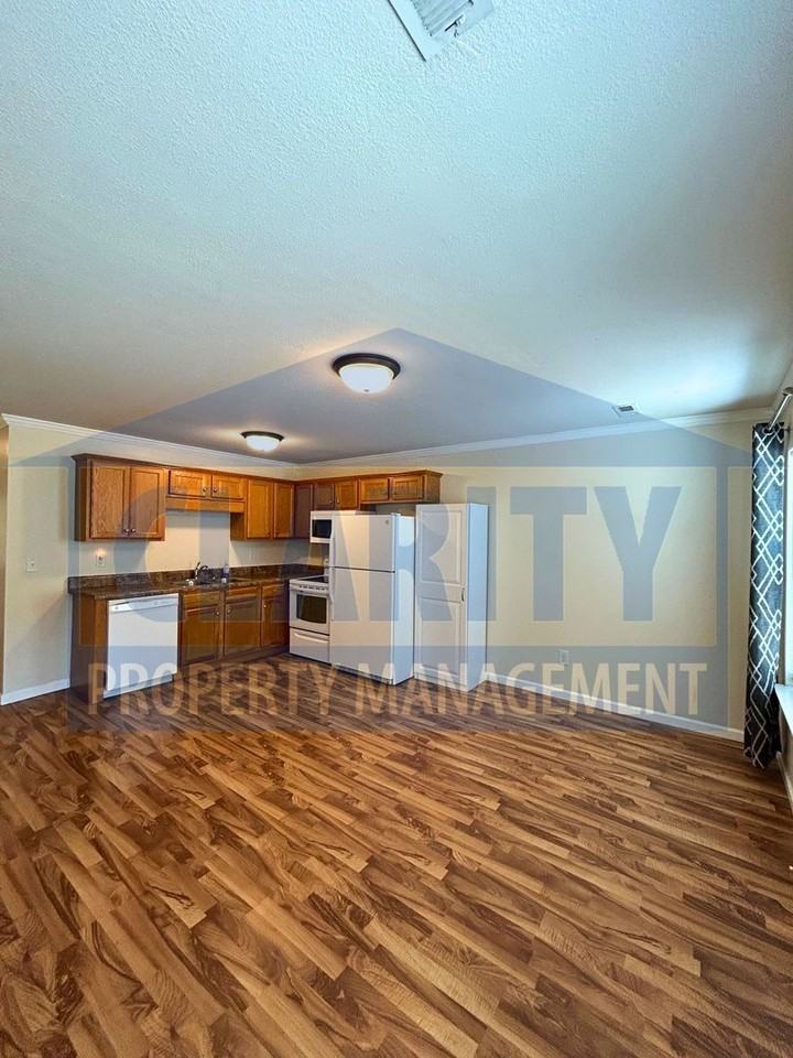 209 Hughes Ave Nw - Photo 4 of 14