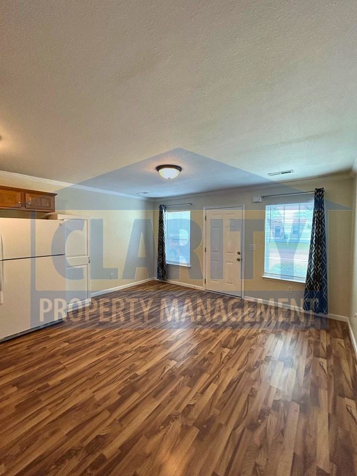 209 Hughes Ave Nw - Photo 5 of 14