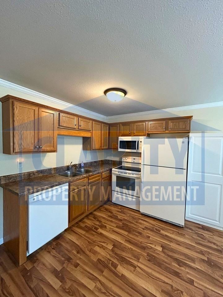 209 Hughes Ave Nw - Photo 6 of 14