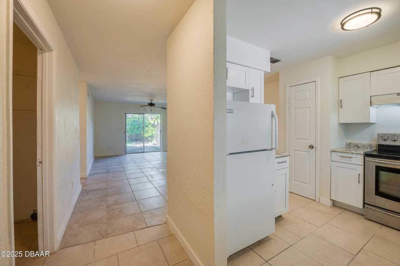 906 Boulder Dr - Photo 2 of 20