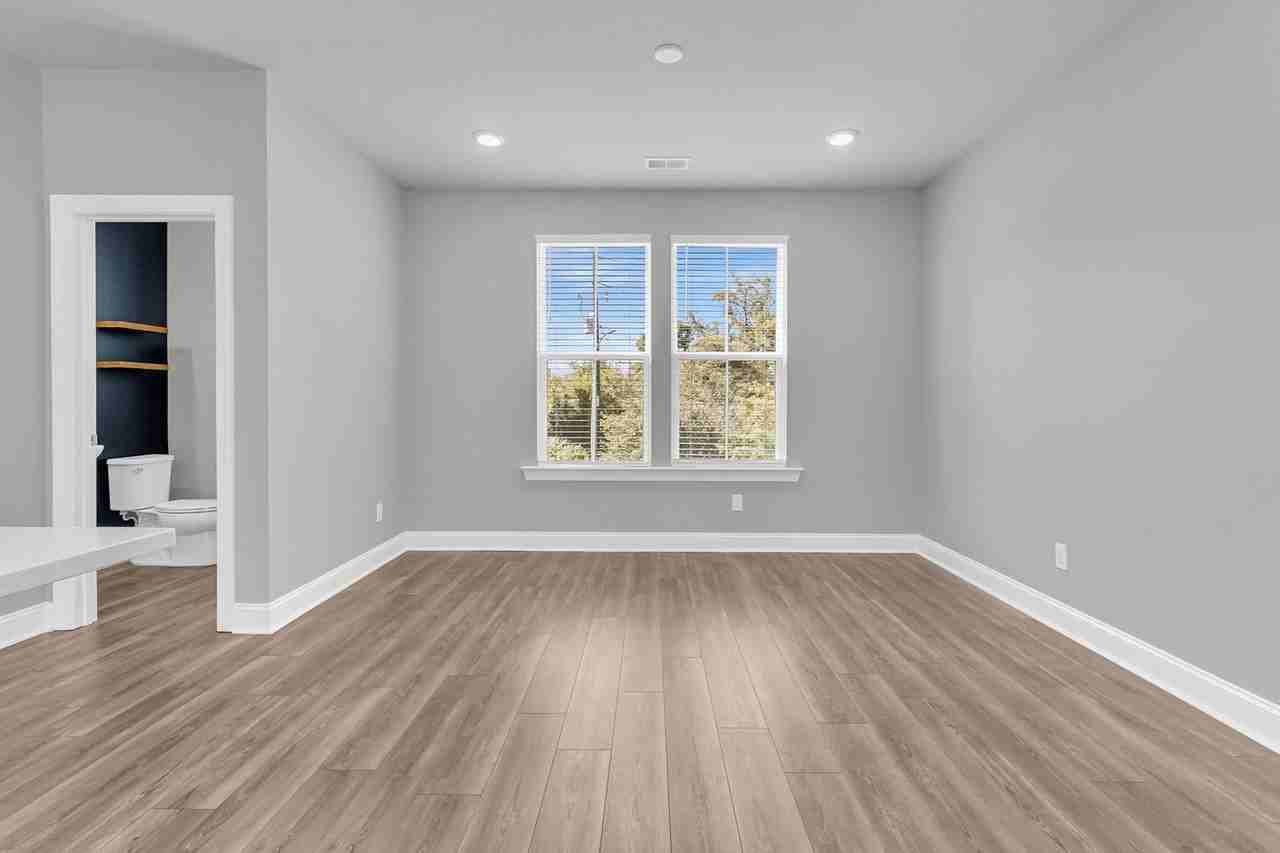 1247 Tice Ln - Photo 3 of 39